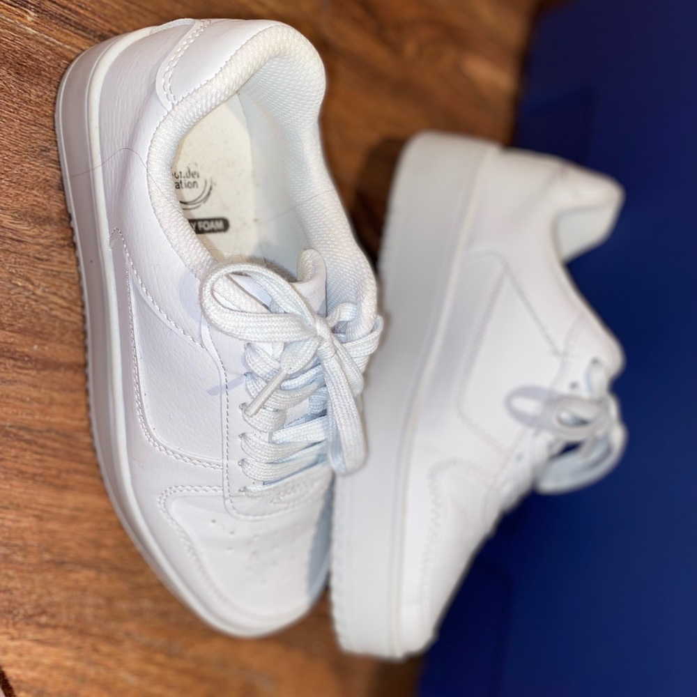 Woman’s shoes